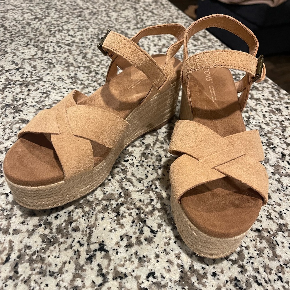 Tom’s nude platform sandals